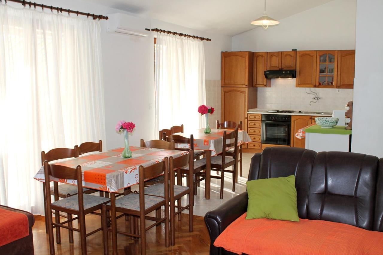 Apartments With A Parking Space Kastel Stafilic, Kastela - 5219 Extérieur photo